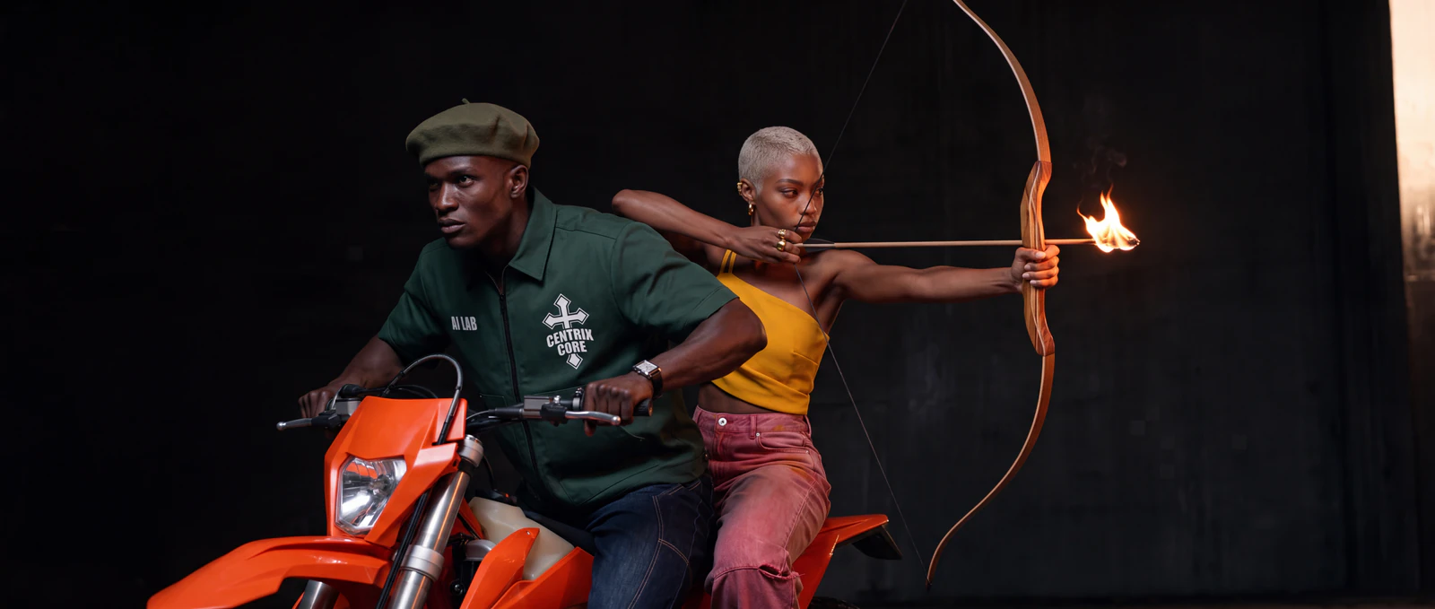 Producción visual de moda de Centrix Core con continuidad entre producto y campaña