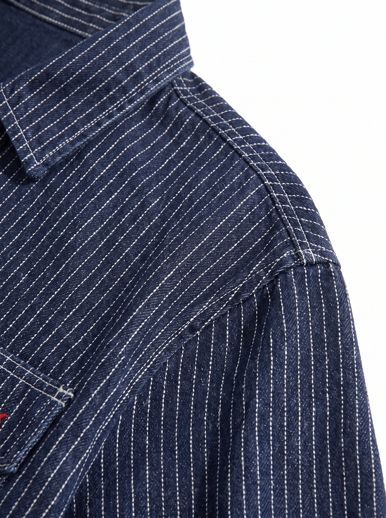Overshirt Navy a Rayas: detalle de la prenda, tejido y acabados, fotografía de producto (4 de 9) — Centrix Core