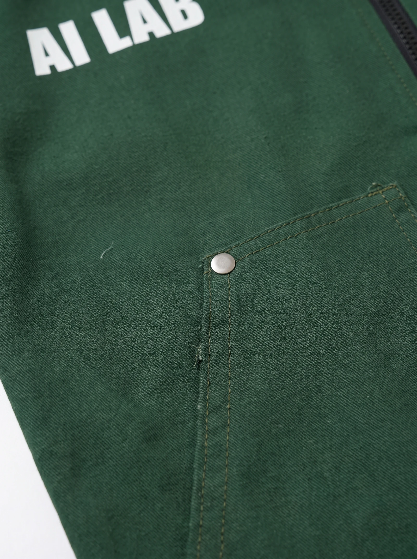Sobrecamisa Verde Bosque: detalle de la prenda, tejido y acabados, fotografía de producto (3 de 9) — Centrix Core