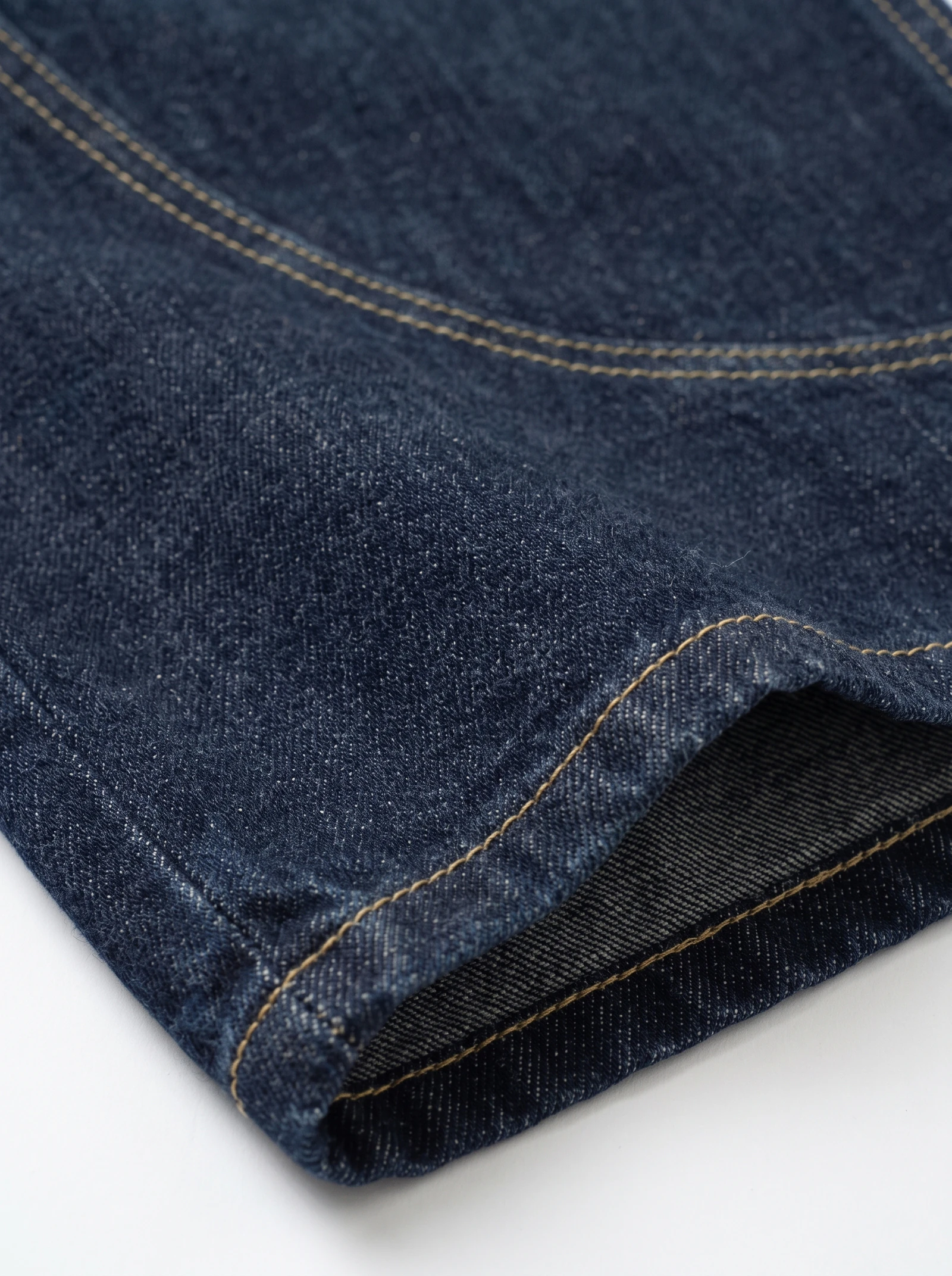 Sobrecamisa Verde Bosque: detalle de la prenda, tejido y acabados, fotografía de producto (8 de 9) — Centrix Core